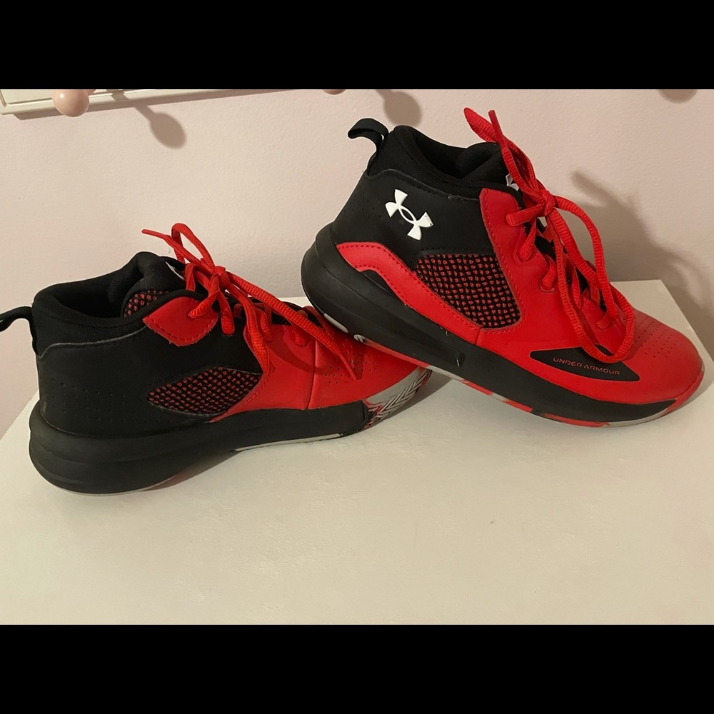 Boys size 2 Under Amour Shoes